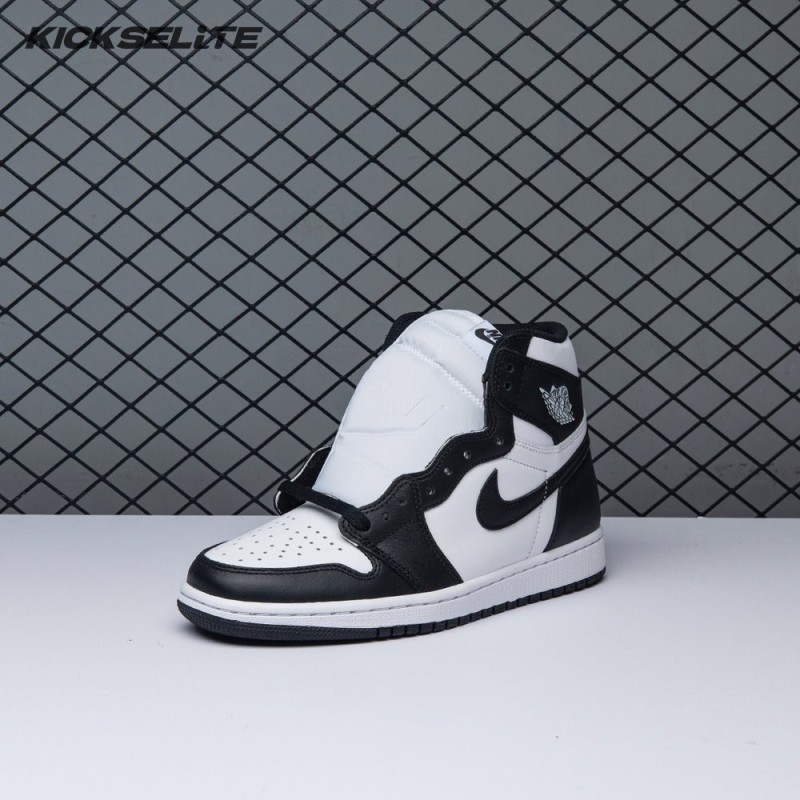 Jordan 1 Retro Black White 555088-010 Unisex