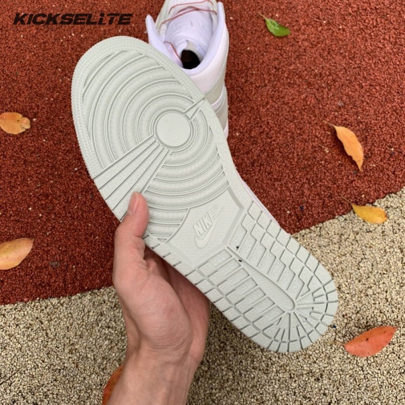 Air Jordan 1 Retro High OG 'Seafoam' Unisex Air Jordan 1 Retro High OG 'Seafoam' Unisex