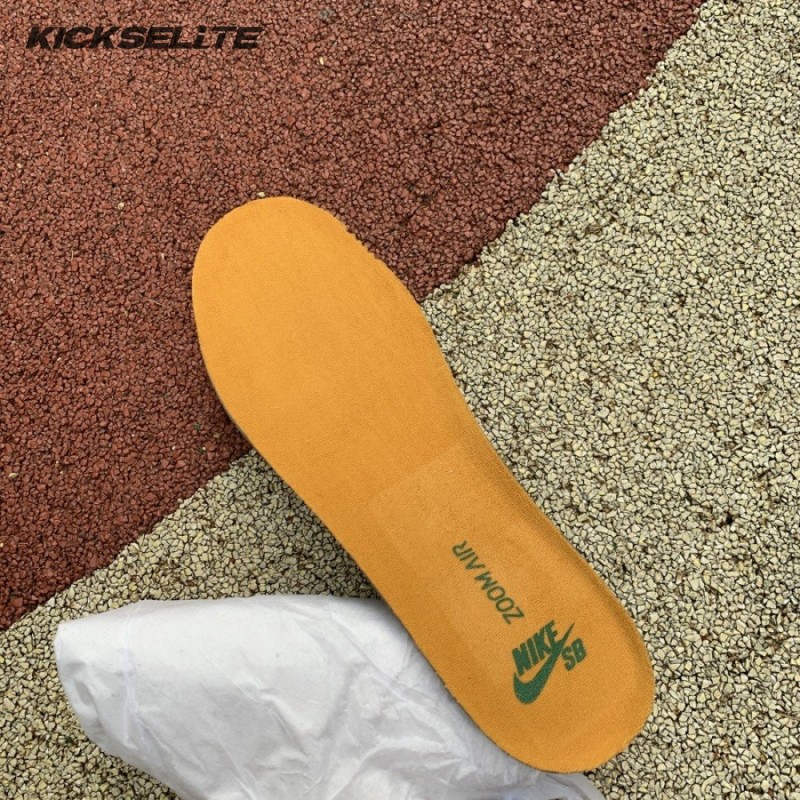 Dunk Low Pro SB 'Safari' Unisex