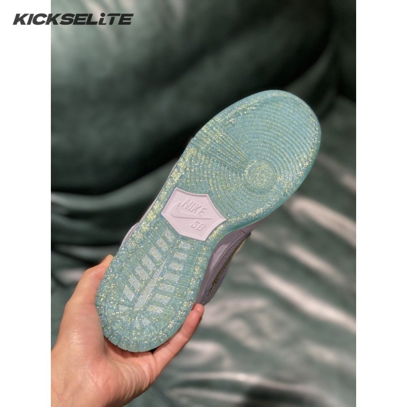 Sean Cliver x Dunk Low SB 'Holiday Special' Men's