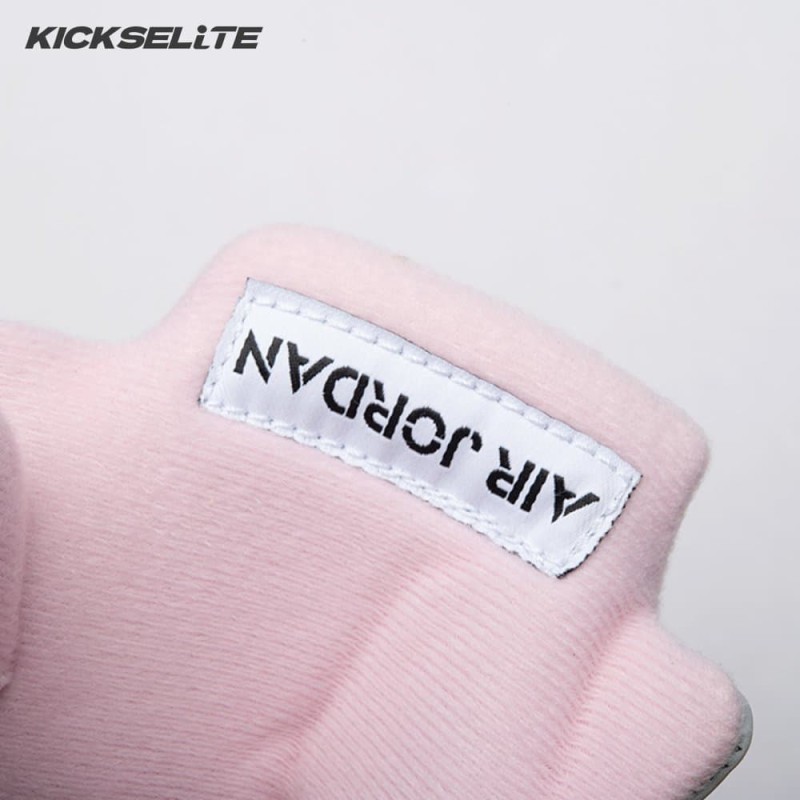 Jordan 5 Retro Medium Soft Pink HQ7978-102 Unisex Jordan 5 Retro Medium Soft Pink HQ7978-102 Unisex