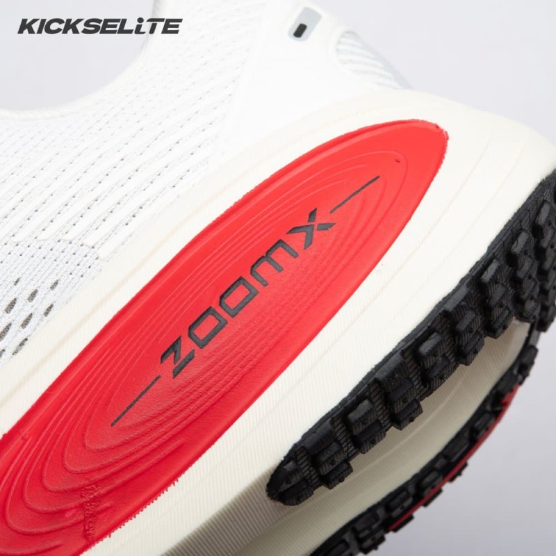 Nike Vomero 18 Platinum Tint Siren Red Light Smoke Grey Metallic Pewter HM6803-001 Unisex Nike Vomero 18 Platinum Tint Siren Red Light Smoke Grey Metallic Pewter HM6803-001 Unisex
