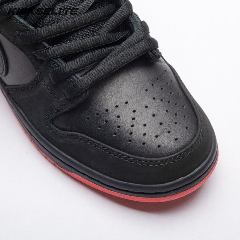 Dunk Low Pro SB 'Black Pigeon' Unisex