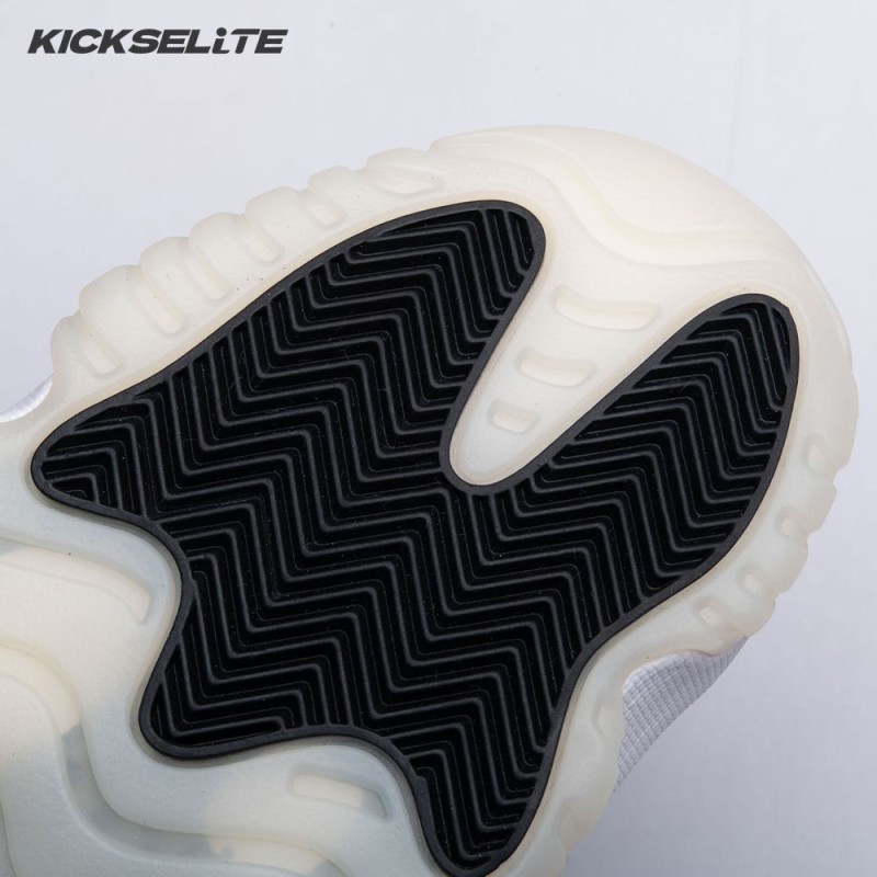 Jordan 11 Retro Low Snake Light Bone CD6846-002 Unisex