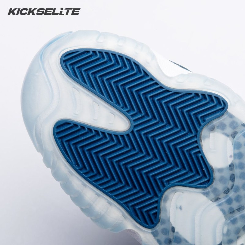 Jordan 11 Retro Low Snake Navy (2019) CD6846-102 Unisex