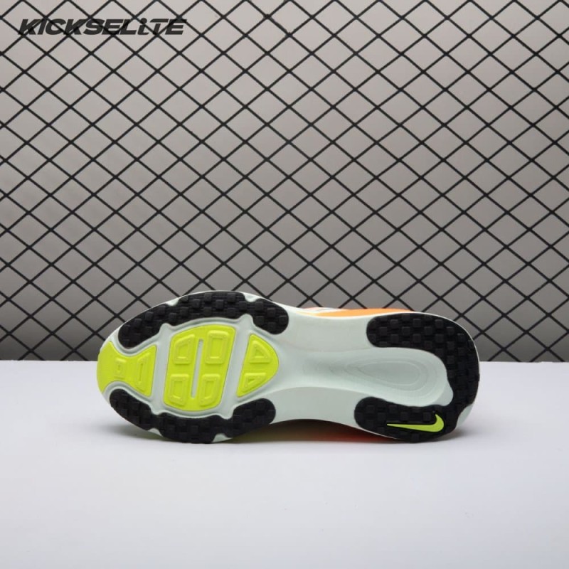 Nike Vomero 18 Barely Green Hyper Crimson HM6803-300 Unisex Nike Vomero 18 Barely Green Hyper Crimson HM6803-300 Unisex