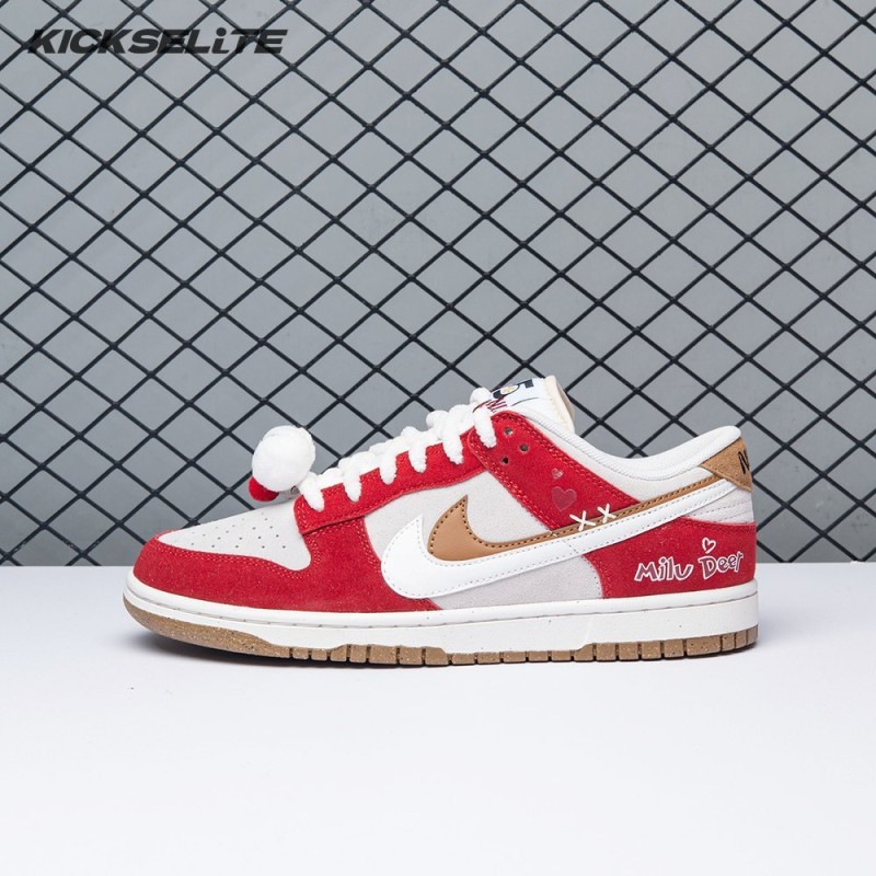 Nike Dunk Low SE Merry Christmas DO9457-112 Unisex