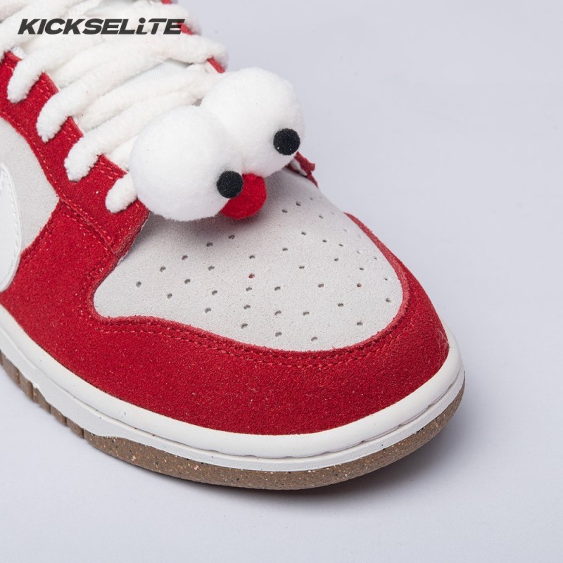 Nike Dunk Low SE Merry Christmas DO9457-112 Unisex