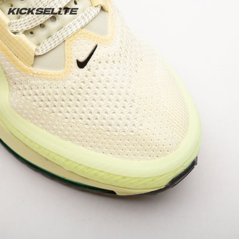 Nike Pegasus Premium Alabaster Volt HQ2592-701 Unisex Nike Pegasus Premium Alabaster Volt HQ2592-701 Unisex