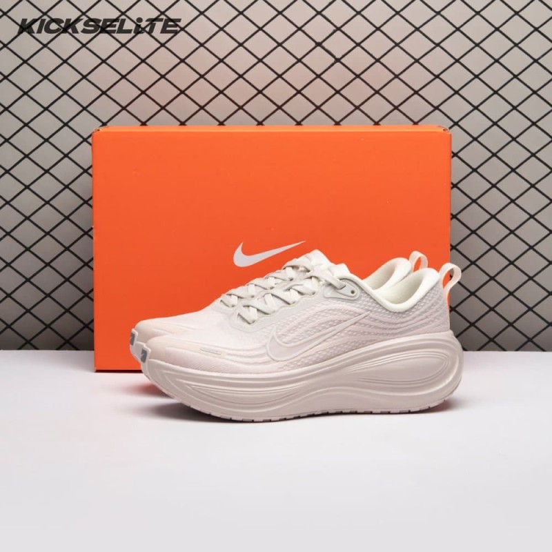 Nike Vomero Plus Silt Red HV8154-603 Women's Nike Vomero Plus Silt Red HV8154-603 Women's