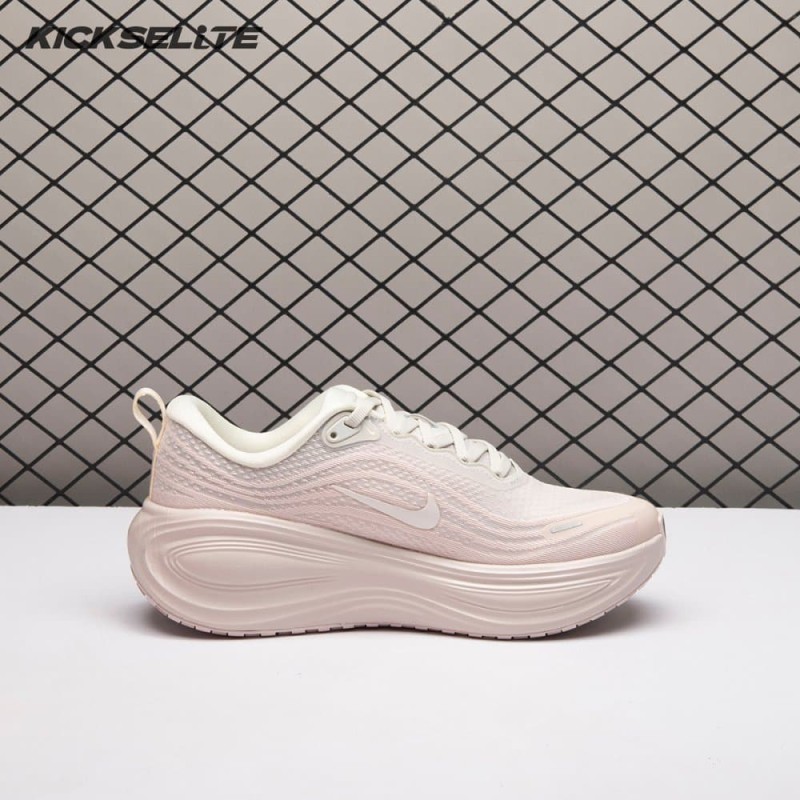 Nike Vomero Plus Silt Red HV8154-603 Women's Nike Vomero Plus Silt Red HV8154-603 Women's