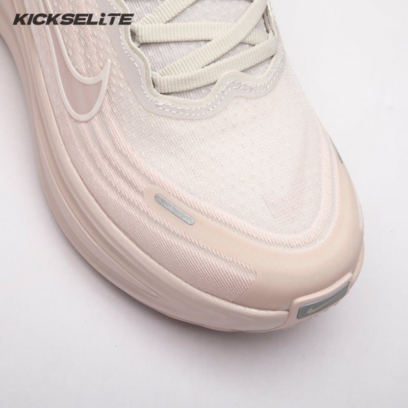 Nike Vomero Plus Silt Red HV8154-603 Women's Nike Vomero Plus Silt Red HV8154-603 Women's