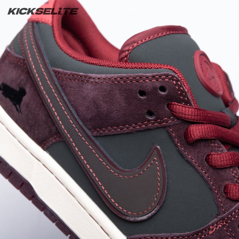 Riot Skateshop Nike SB Dunk Low FZ1289-200 Unisex