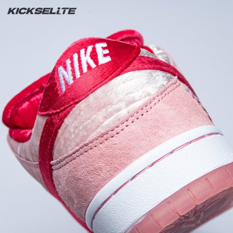 Dunk Low SB 'Valentine's Day' Unisex