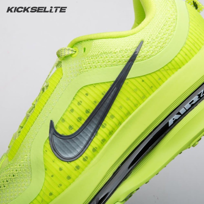Nike Air Zoom Pegasus Premium Volt HQ2592-700 Unisex Nike Air Zoom Pegasus Premium Volt HQ2592-700 Unisex