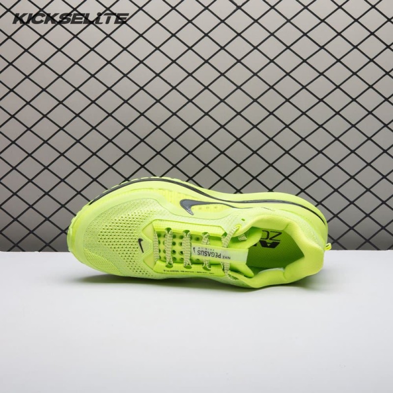 Nike Air Zoom Pegasus Premium Volt HQ2592-700 Unisex Nike Air Zoom Pegasus Premium Volt HQ2592-700 Unisex