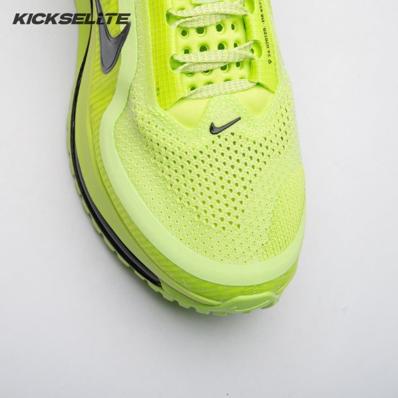 Nike Air Zoom Pegasus Premium Volt HQ2592-700 Unisex Nike Air Zoom Pegasus Premium Volt HQ2592-700 Unisex