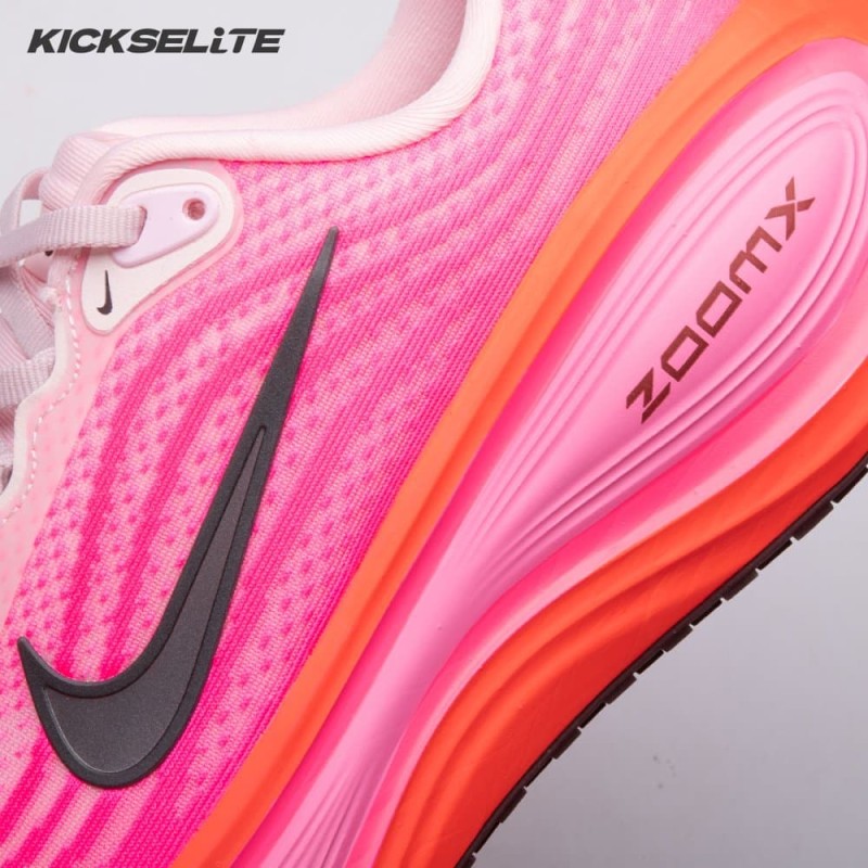 Nike Vomero Plus Hyper Pink Bright Crimson HV8154-604 Women's Nike Vomero Plus Hyper Pink Bright Crimson HV8154-604 Women's
