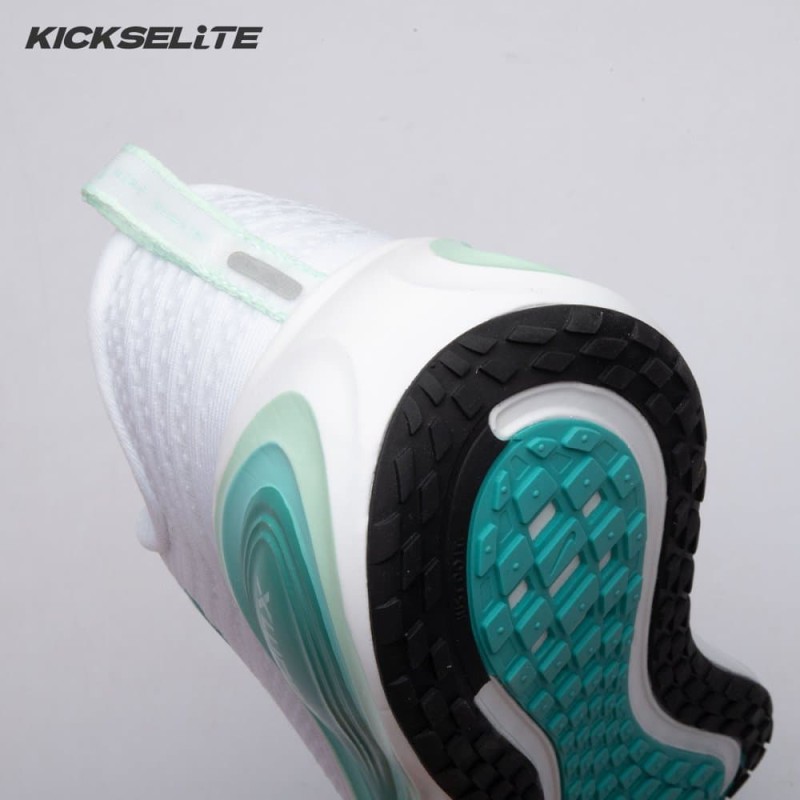 Nike Vomero Plus White Bleached Turquoise HV8154-100 Unisex Nike Vomero Plus White Bleached Turquoise HV8154-100 Unisex