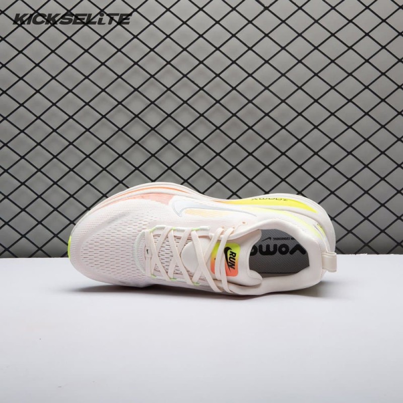 Nike Vomero 18 Phantom Light Wild Mango Volt HM6804-002 Unisex Nike Vomero 18 Phantom Light Wild Mango Volt HM6804-002 Unisex