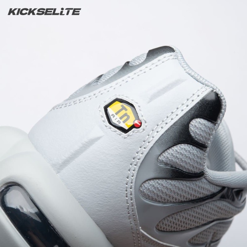 Nike Air Max Plus Wolf Grey 852630-021 Unisex Nike Air Max Plus Wolf Grey 852630-021 Unisex