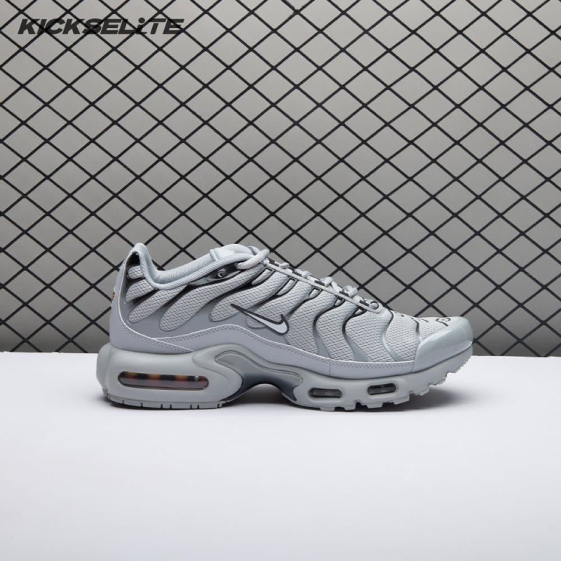 Nike Air Max Plus Wolf Grey 852630-021 Unisex Nike Air Max Plus Wolf Grey 852630-021 Unisex